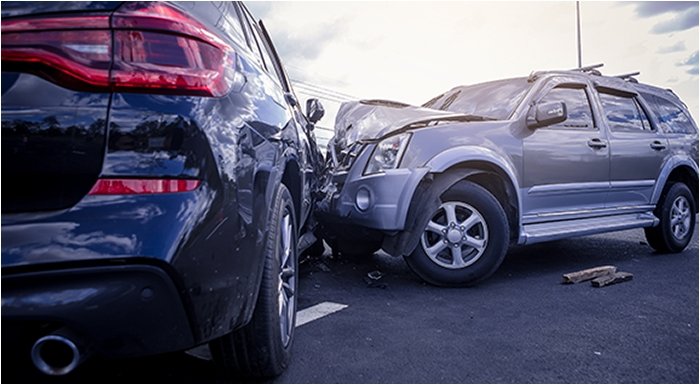 2 SUVs in a car accident